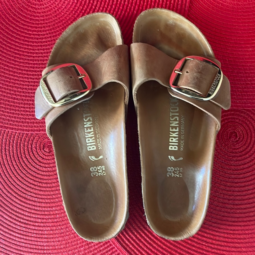 Ladies Sz 7 Big Buckle Madrid Birkenstocks in Cognac